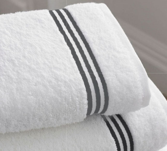 Set of 2 cotton towels with 3-stripes embroidery